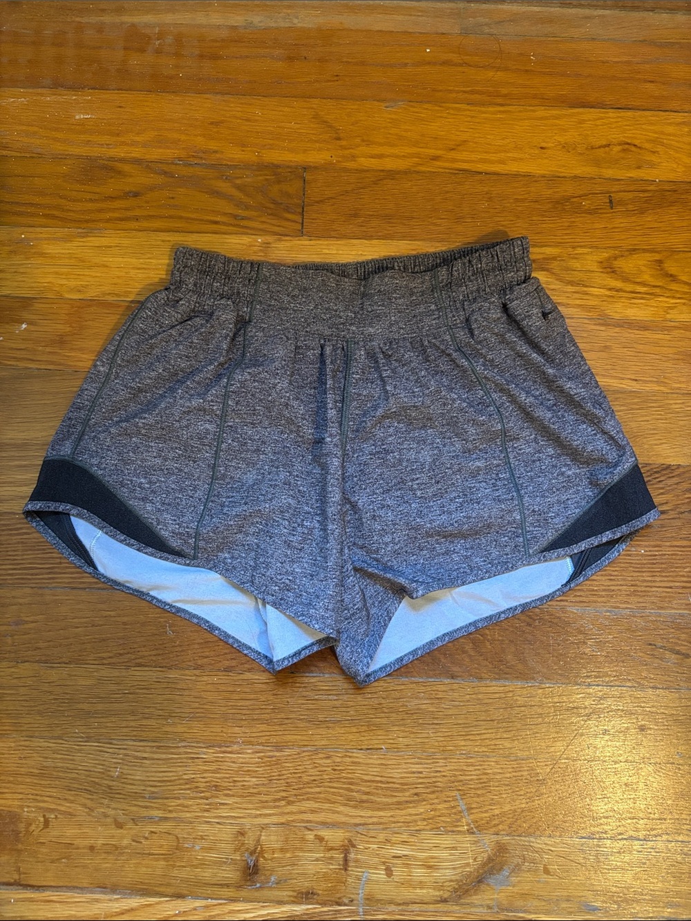 Lululemon hotty hot shorts size 4 tall